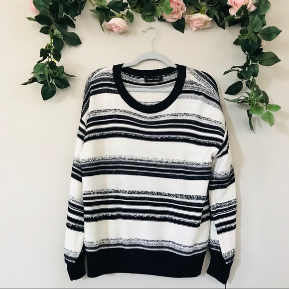 Ivanka Trump Sweaters - Ivanka Trump Large Striped Sweater Chrysanthemu